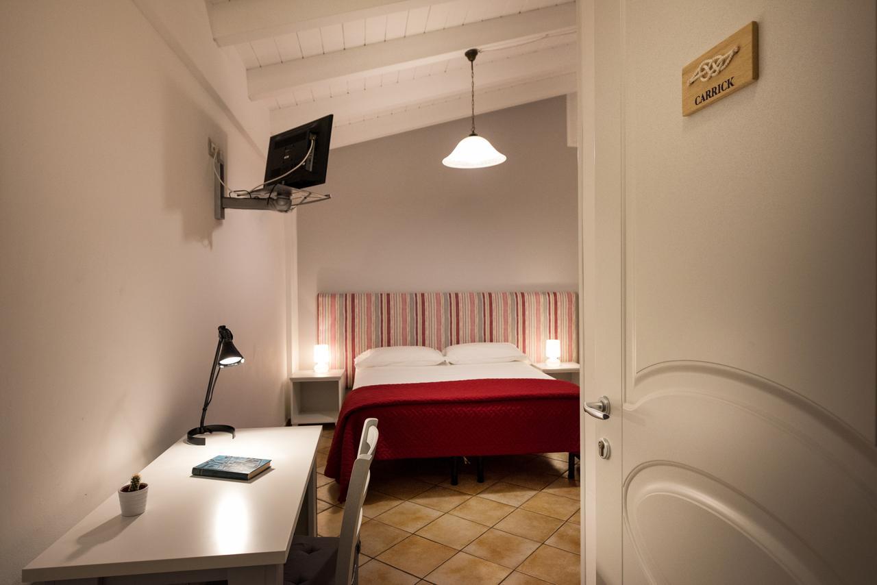 Cabrera House Bed & Breakfast Поцало Екстериор снимка