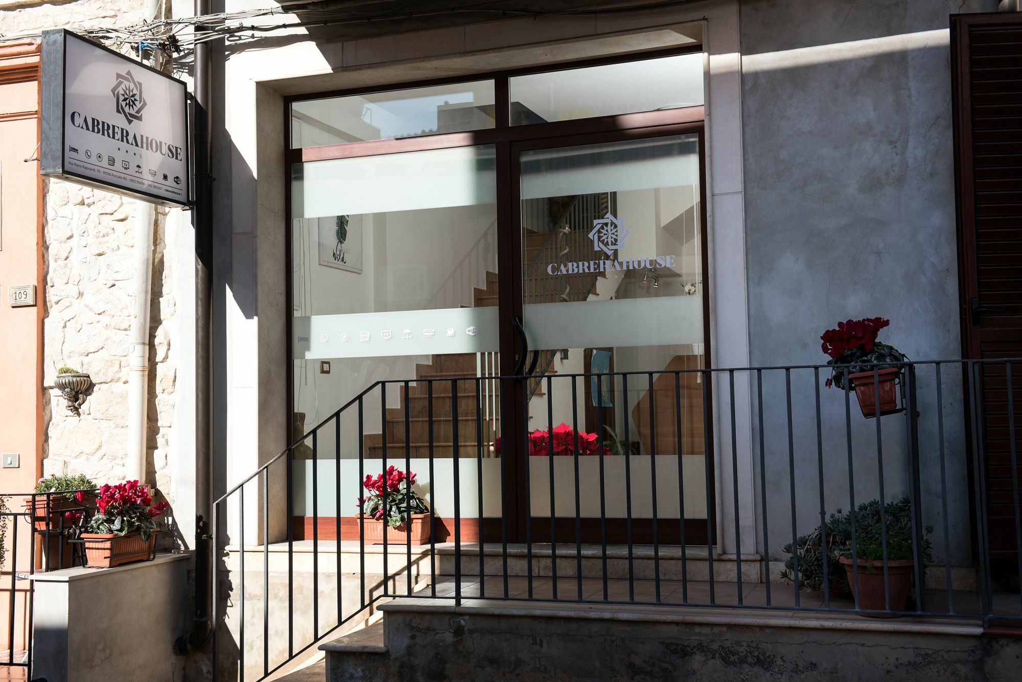 Cabrera House Bed & Breakfast Поцало Екстериор снимка